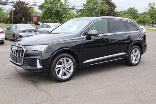 2024 Audi Q7 45 Premium Plus