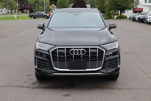 2024 Audi Q7 45 Premium Plus