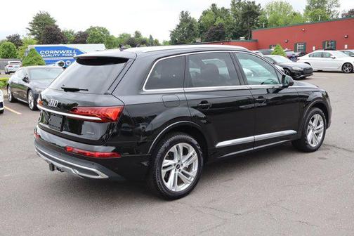 2024 Audi Q7 45 Premium Plus
