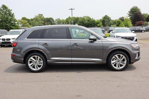 2022 Audi Q7 55 Premium Plus