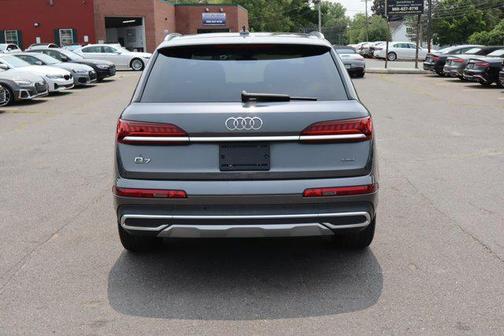 2022 Audi Q7 55 Premium Plus