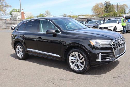 Mythos Black Metallic 2022 Audi Q7 55 Premium Plus