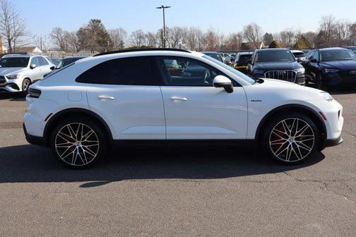 2025 Porsche Macan 4S
