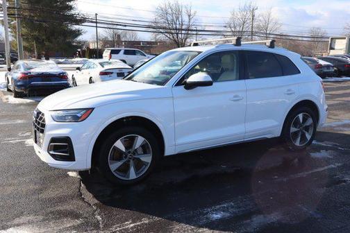 2022 Audi Q5 40 Premium Plus