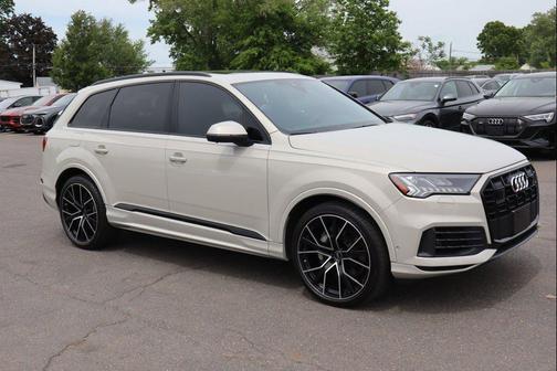 Vicuna Beige Metallic 2023 Audi Q7 55 Prestige