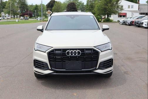 Vicuna Beige Metallic 2023 Audi Q7 55 Prestige