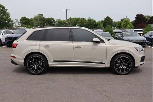 Vicuna Beige Metallic 2023 Audi Q7 55 Prestige