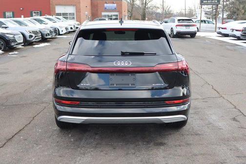 2021 Audi e-tron Premium