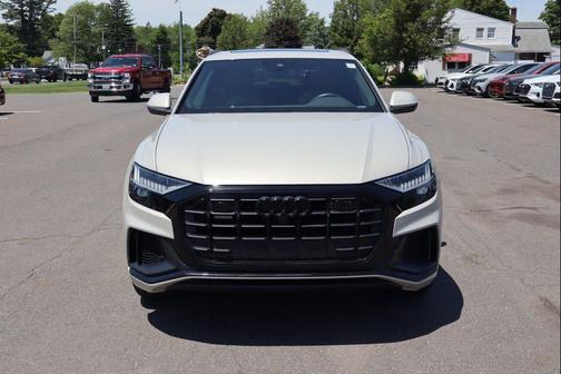 Vicuna Beige Metallic 2022 Audi Q8 55 Premium Plus