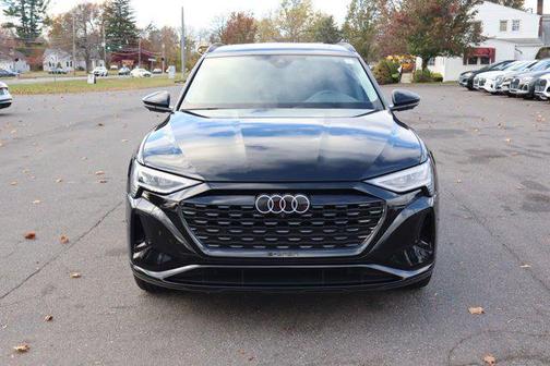2024 Audi Q8 e-tron Premium Plus