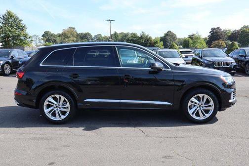 2022 Audi Q7 55 Premium Plus