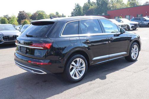2022 Audi Q7 55 Premium Plus