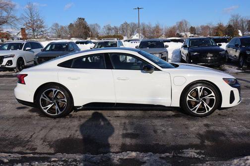 2022 Audi e-tron GT Prestige