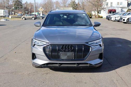 2023 Audi e-tron Premium quattro