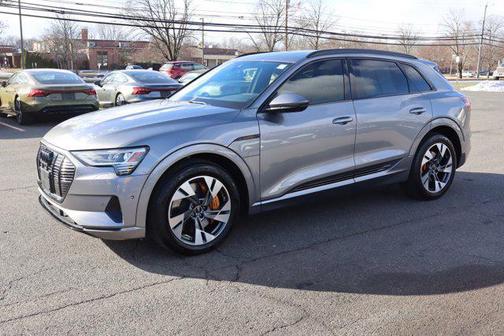 2023 Audi e-tron Premium quattro