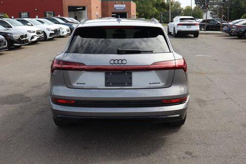 2023 Audi e-tron Premium quattro
