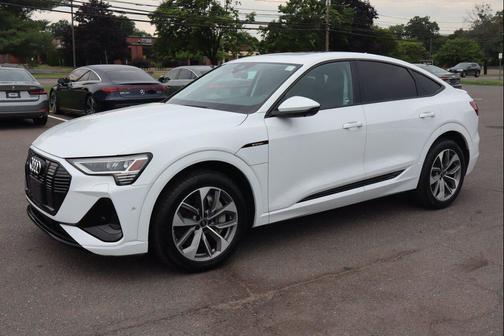 Glacier White Metallic 2021 Audi e-tron Sportback Premium Plus