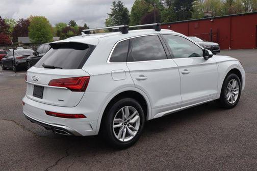 Glacier White Metallic 2022 Audi Q5 45 S line Premium