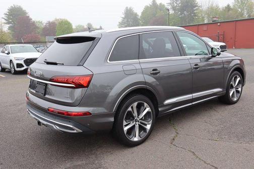2023 Audi Q7 55 Premium Plus