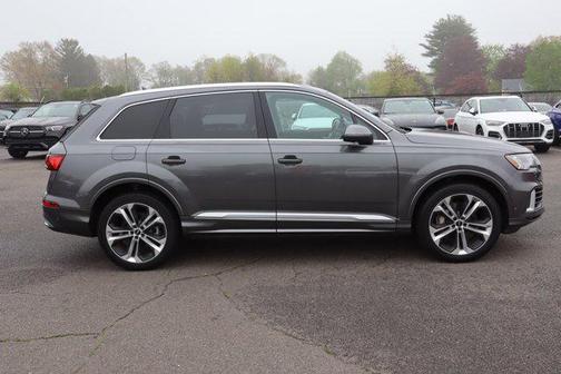 2023 Audi Q7 55 Premium Plus