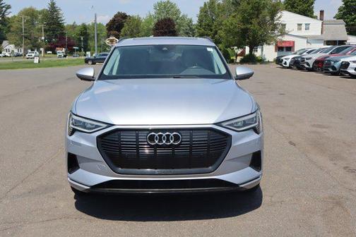 Florett Silver Metallic 2021 Audi e-tron Premium