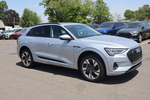 Florett Silver Metallic 2021 Audi e-tron Premium