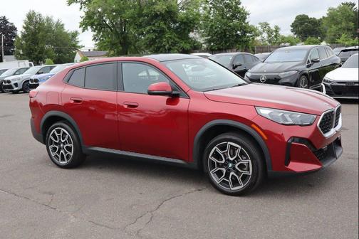 Vegas Red Metallic 2026 BMW X2 xDrive28i
