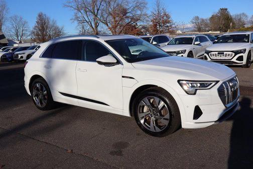 2021 Audi e-tron Premium Plus