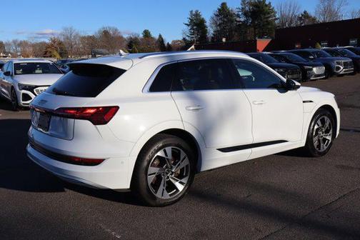 2021 Audi e-tron Premium Plus