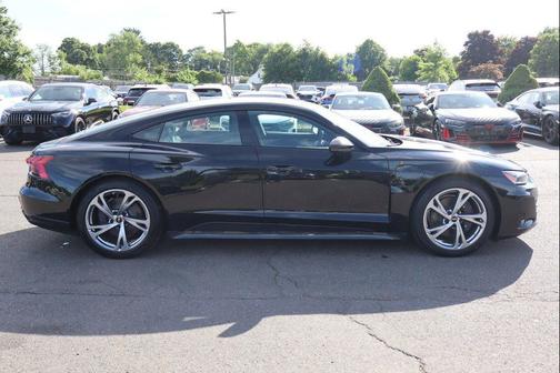 Mythos Black Metallic 2023 Audi e-tron GT Premium Plus quattro