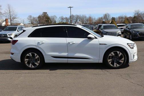 2022 Audi e-tron Premium