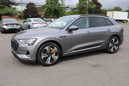 2022 Audi e-tron Premium Plus