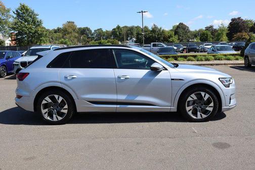 2021 Audi e-tron Premium