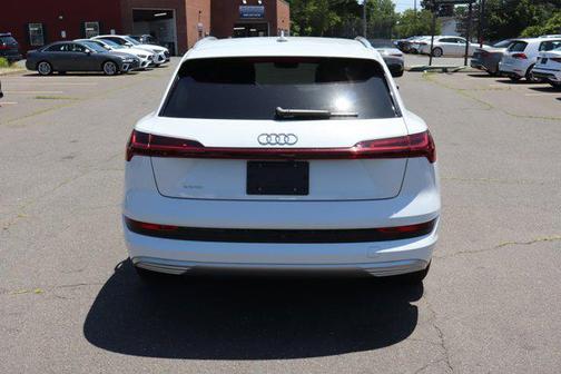 2019 Audi e-tron Premium Plus