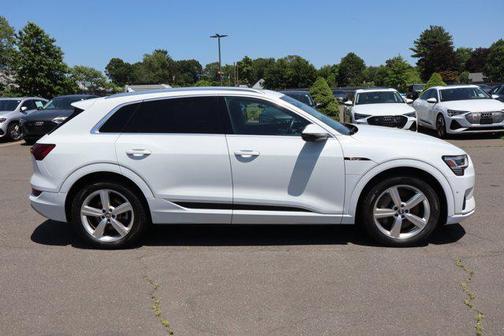 2019 Audi e-tron Premium Plus