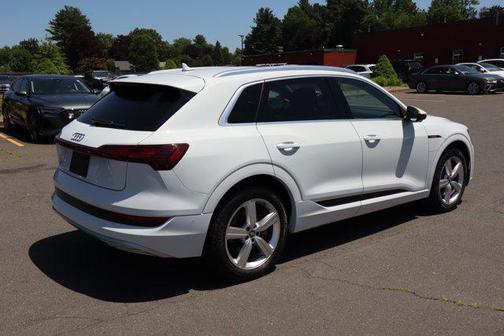 2019 Audi e-tron Premium Plus
