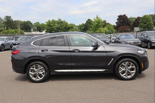 Dark Graphite Metallic 2025 BMW X4 xDrive30i