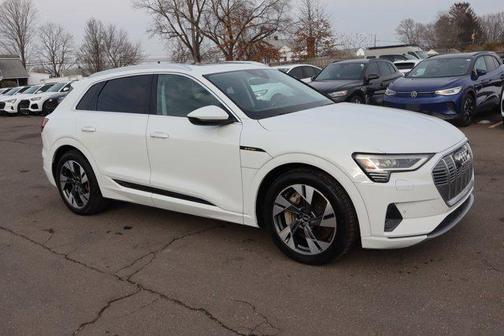 2021 Audi e-tron Premium