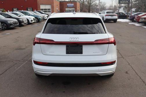 2021 Audi e-tron Premium