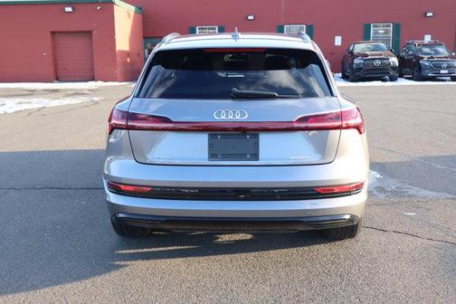 2021 Audi e-tron Premium