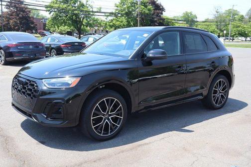 Mythos Black Metallic 2024 Audi SQ5 3.0T Premium Plus