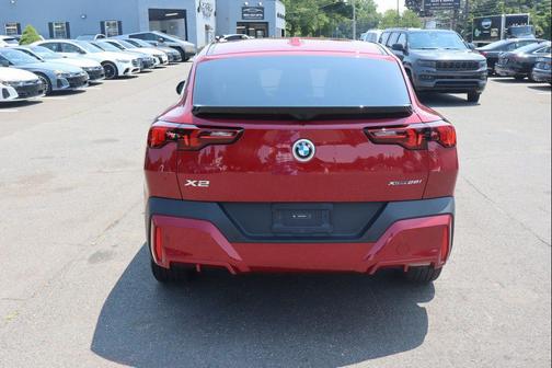 Vegas Red Metallic 2026 BMW X2 xDrive28i