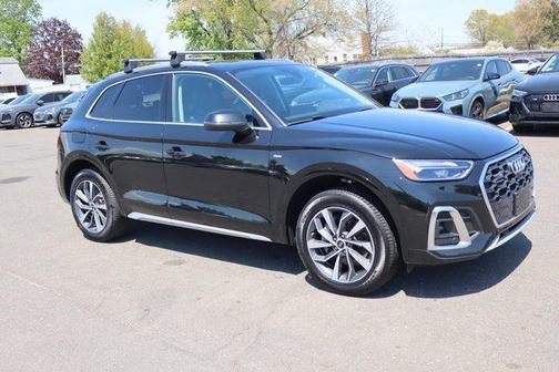 Mythos Black Metallic 2022 Audi Q5 45 S line Premium Plus