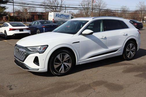 2024 Audi Q8 e-tron Premium Plus