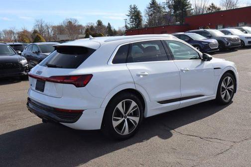 2024 Audi Q8 e-tron Premium Plus