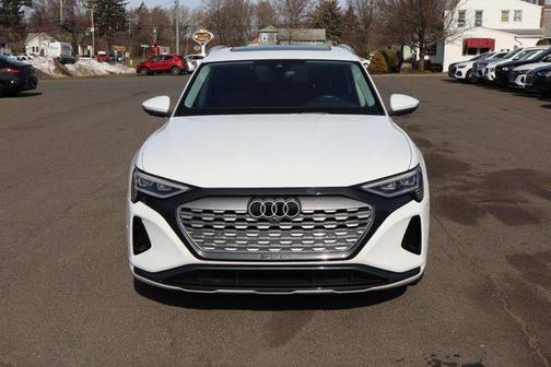 2024 Audi Q8 e-tron Premium Plus