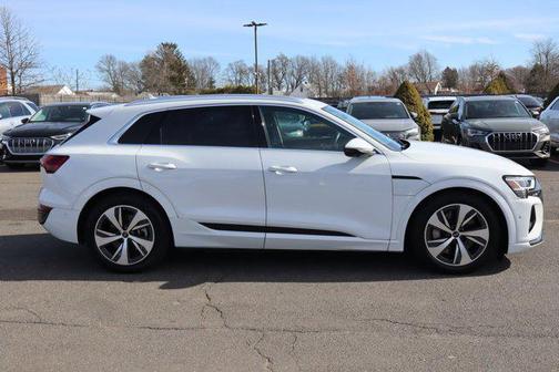 2024 Audi Q8 e-tron Premium Plus