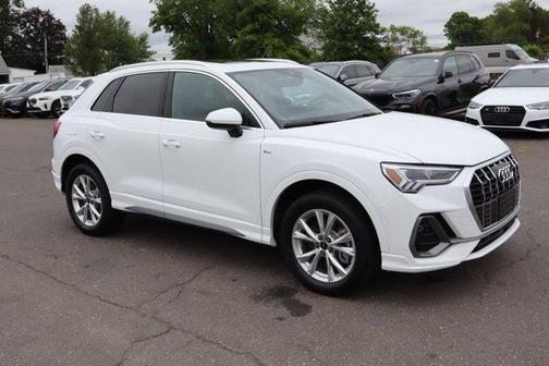 2024 Audi Q3 Premium 45 TFSI S line quattro Tiptronic