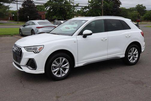 2024 Audi Q3 Premium 45 TFSI S line quattro Tiptronic