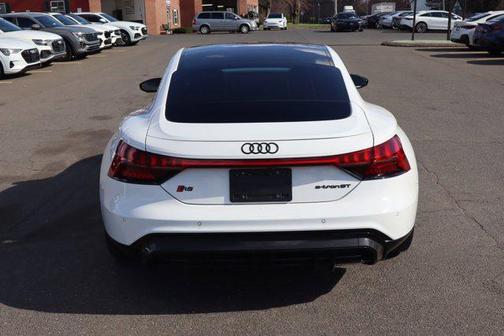 Ibis White 2023 Audi RS e-tron GT quattro